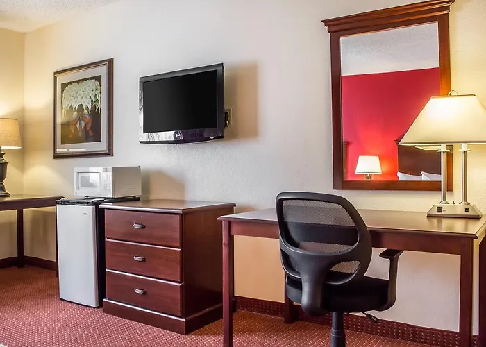 Americana Hotel