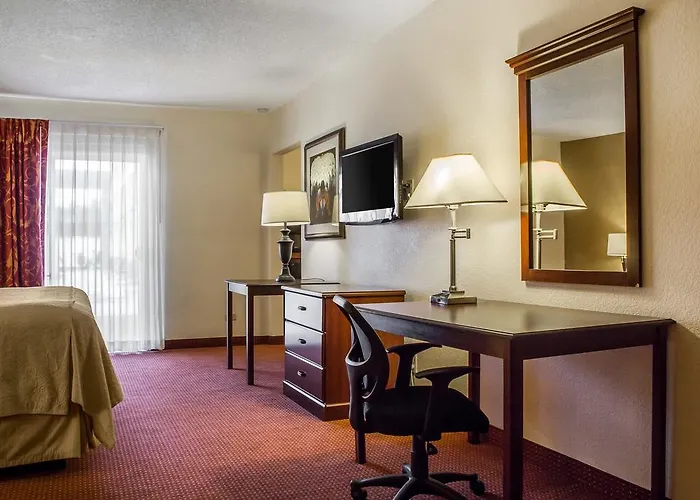 Americana Hotel