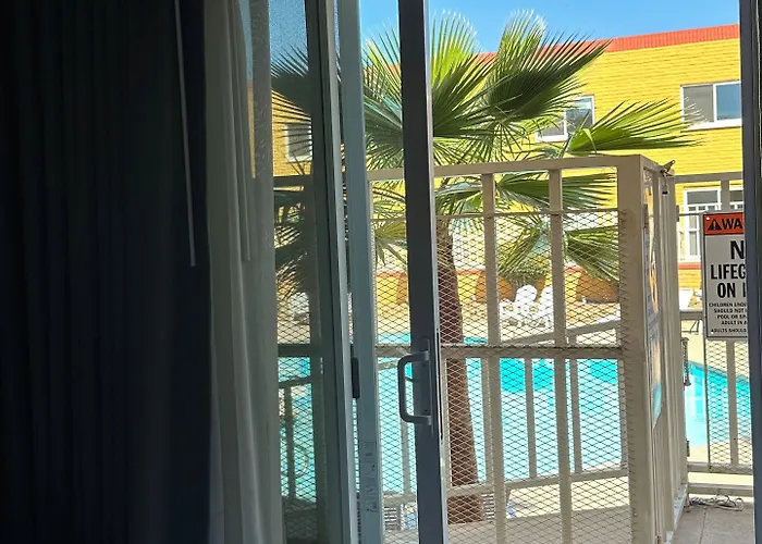 Americana Hotel